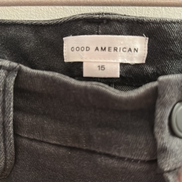 Good American skinny crop fray gray jeans. Sz 15. (12-14 US). - Picture 3 of 8